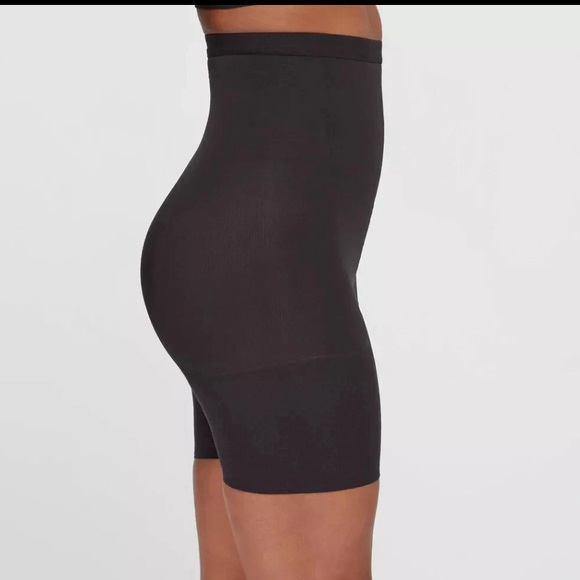 ASSETS by Spanx High Waisted Black Built in Shaping Shorts Size 2 Black NIP - Picture 3 of 6